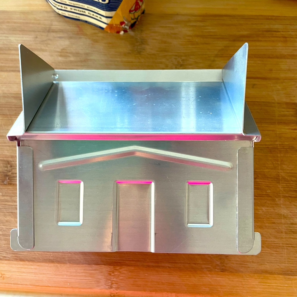 House cake mould (mold)